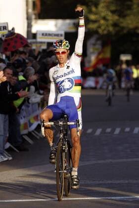 Sven Nys (Belgien Rabobank) jubelt über seinen Sieg beim Bollekescross Hamme - Zogge 2005 -  Radsport Herren Bollekescross Hamme - Zogge 2005, CycloCross, Cyclo cross, Crossrennen, Rad, Querfeldeinfahren Einzelbild Freude, Begeisterung,