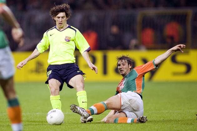 Christian Schulz (Bremen, re.) gegen Lionel Messi (Barcelona) Fußball EC 1 Herren Champions League 2005 2006, SV Werder Bremen - FC Barcelona 0:2, Barca Gruppe Bremen Dynamik,