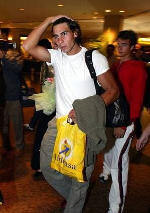 Rafael Nadal (Spanien) erreicht sein Hotel in Shanghai -  Tennis WM Herren Masters Cup Shanghai 2005, ATP Weltmeisterschaft, Einzelbild IMCdfzb20051108299 Shanghai