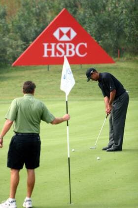 Eldrick Tiger Woods (USA) - Put -  Golf Herren HSBC Champions Tournament 2005, PGA European Tour, Golfen, Training Gruppe Sheshan Golf Club IMCpau6136908 Shanghai