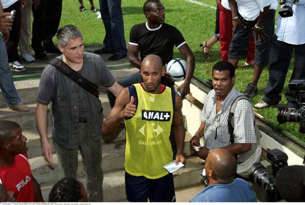 Nicolas Anelka (Frankreich) ist nach dem Training zufrieden Fußball Herren Nationalmannschaft 2005, Nationalteam, Training, Vorbereitung Gruppe pan11401 Fort de France Martinique  