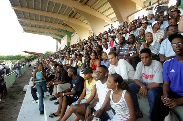 Großer Zuschauerandrang im Stade Dillon auf Martinique beim Training der Equipe Tricolore Fußball Herren Nationalmannschaft 2005, Nationalteam, Training, Vorbereitung Totale pan11401 Fort de France Martinique  