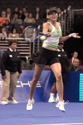 Maria Sharapova (Rußland) - Vorhand - (Icon4033217) Tennis WM Damen Weltmeisterschaft 2005, WTA Masters Tour, Championship, Indoor Hallentennis Einzelbild Los Angeles, LA, L A Dynamik, EDITORIAL USE ONLY