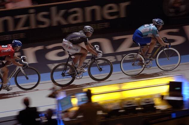 Andreas Müller vor Robert Bartko (beide Deutschland) und Robert Slippens (Niederlande) Radsport Herren 42. Münchner Sechstagerennen 2005, Sechstage Rennen, Sechs, 6 Tage, SixDays, Six Days Gruppe München