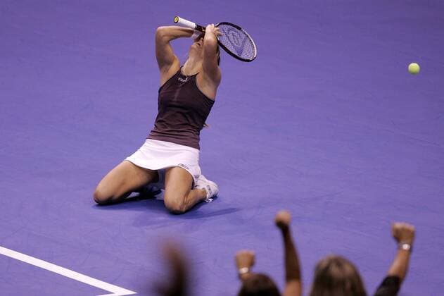 Amelie Mauresmo (Frankreich) jubelt fassungslos über ihren Sieg beim Masters Championship 2005 -  Tennis WM Damen Weltmeisterschaft 2005, WTA Masters Tour, Championship, Indoor, Hallentennis Einzelbild Los Angeles, LA, L A Begeisterung, Freude,
