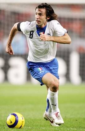 Andrea Pirlo (Italien) am Ball -  Fußball Länderspiel Herren Länderspiel 2005, Freundschaftsspiel, Test, Testspiel, Nationalmannschaft, Nationalteam Einzelbild Amsterdam Dynamik,