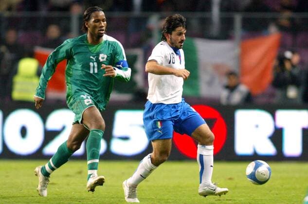 Gennaro Gattuso (Italien, re.) vor Didier Drogba (Elfenbeinküste) Fußball Länderspiel Herren Freundschaftsspiel 2005, Länderspiel, Test, Testspiel, Elfenbeinküste - Italien 1:1 Gruppe pan11465 Genf Dynamik,  