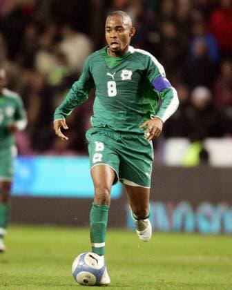 Bonaventure Kalou (Elfenbeinküste) am Ball -  Fußball Länderspiel Herren Freundschaftsspiel 2005, Test, Testspiel, Länderspiel, Einzelbild Genf Dynamik,
