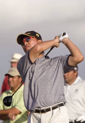 Tse Peng Chang (China) - Abschlag Golf Herren WGC Algarve World Cup 2005, PGA European Tour, World Championships, Golfen Einzelbild Vilamoura