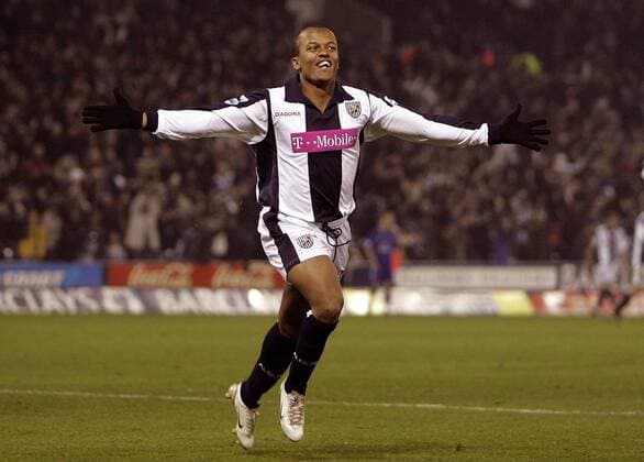 Robert Earnshaw (West Brom) - Torjubel - EDITORIAL USE ONLY. No use with unauthorised audio, video, data, fixture lists, club league logos or live services. Online in-match use limited to 120 images, no video emulation. No use in betting, games or single club league player publications. Fußball Herren English Premier League 2005 2006, 1. Englische Liga, West Bromwich Albion Einzelbild Bromwich Freude,