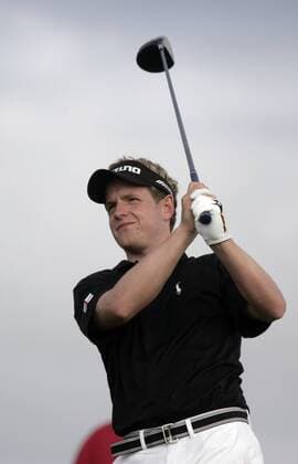 Luke Donald (England) schaut seinem Abschlag hinterher Golf Herren WGC Algarve World Cup Portugal 2005, PGA European Tour, World Championship, Golfen Einzelbild Vilamoura