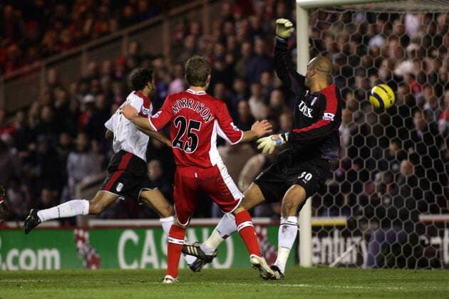 James Morrison (Middlesbrough, Mitte) erzielt den Treffer gegen Torwart Anthony Warner und Sylvain Legwinski (beide Fulham) -  Fußball Herren English Premier League 2005 2006, 1. Englische Liga, FC Middlesbrough - FC Fulham 3:2 Gruppe Middlesbrough Dynamik,