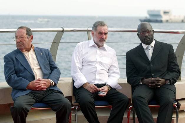 Fußballlegenden unter sich, v. re.: George Weah (Liberia), George Best (Nordirland) und Francisco Gento Lopez (Spanien) Fußball Herren Fußball 2005 Gruppe Monte Carlo