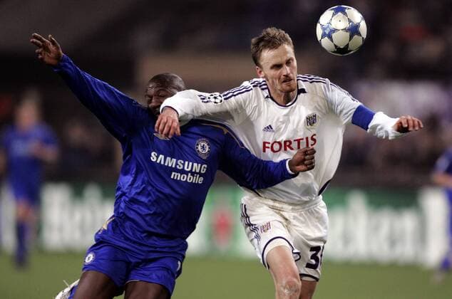 Hannu Tihinen (Anderlecht, re.) gegen Geremi Njitap Fotso (Chelsea) -  Fußball EC 1 Herren Champions League 2005 2006, RSC Anderlecht - Chelsea FC London 0:2 Gruppe Brüssel