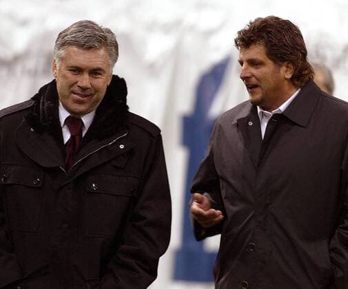 Carlo Ancelotti (Milan, li.) und Silvio Baldini (Lecce) - Trainerkollegen im Gespräch -  Fußball Herren Serie A 2005 2006, 1. Italienische Liga, AC Mailand - US Lecce 2:1 Gruppe Mailand