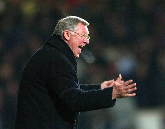 Trainer Sir Alex Ferguson (Manchester United) gibt Anweisungen -  Fußball Herren English Premier League 2005 2006, 1. Englische Liga, Manchester United, ManU Einzelbild London