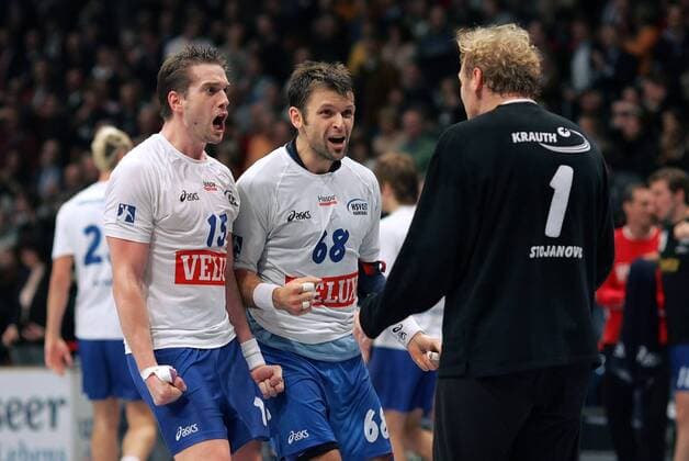 Siegesjubel Hamburg, v.li.: Guillaume Gille, Andreas Rastner und Torwart Goran Stojanovic Handball 1. BL Herren DHB Pokal 2005 2006, HSV Hamburg Gruppe Pokalspiel Hamburg Begeisterung, Freude,