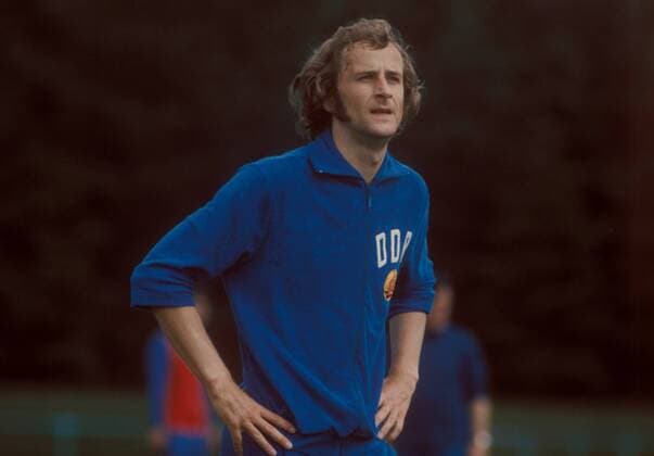Hans Jürgen Kreische (DDR) nachdenklich Fußball WM Herren Weltmeisterschaft 1974, Nationalmannschaft, Nationalteam, Vorbereitung, Training, Vdia Einzelbild Quickborn