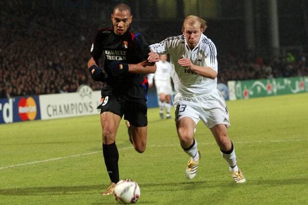 John Carew (Lyon, li.) gegen Mikael Dorsin (Trondheim) Fußball EC 1 Herren Champion League 2005 2006, Olympique Lyonnais - Rosenborg Trondheim BK 2:1, OL, Gruppe pan11697 Lyon Dynamik,  