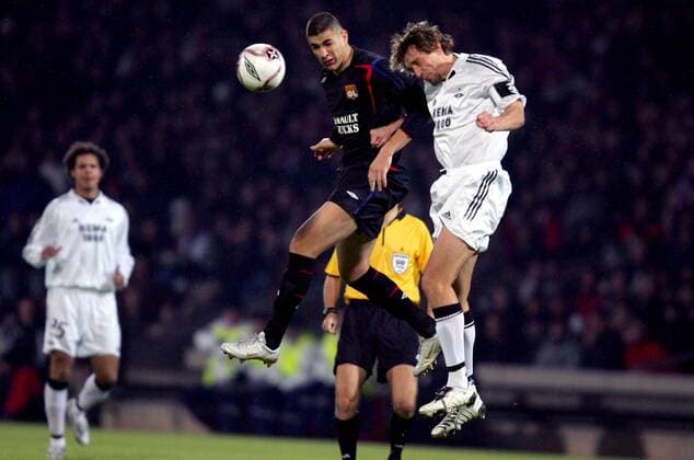 Karim Benzema (Lyon, li.) gegen Vidar Riseth (Rosenborg) Fußball EC 1 Herren Champions League 2005 2006, Olympique Lyonnais - Rosenborg Trondheim BK 2:1, OL Gruppe pan11698 Lyon Dynamik, Höhe,  
