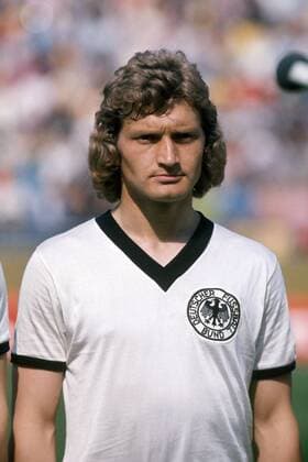 Dieter Herzog (BR Deutschland) - Nationalhymne Fußball WM Herren Weltmeisterschaft 1974, Länderspiel, Nationalmannschaft, Nationalteam, Nationaltrikot, Vdia Porträt Zweite Runde, Gruppe B Düsseldorf