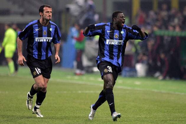 Obafemi Martins (re.) und Giuseppe Favalli (beide Inter) - Torjubel Fußball Herren Serie A 2005 2006, 1. Italienische Liga, FC Internazionale Mailand Gruppe Mailand Freude, Begeisterung,