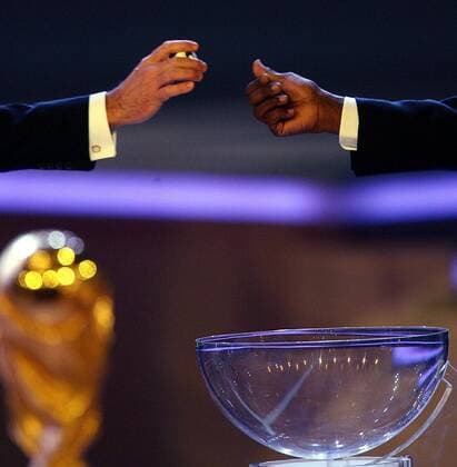 Gruppenauslosung zur Weltmeisterschaft 2006, eine Entscheidung ist gefallen Fußball WM Herren Endrundenauslosung 2005, Weltmeisterschaft 2006, Auslosung, Gruppenauslosung, Gruppen, Ziehung Gruppe Leipzig