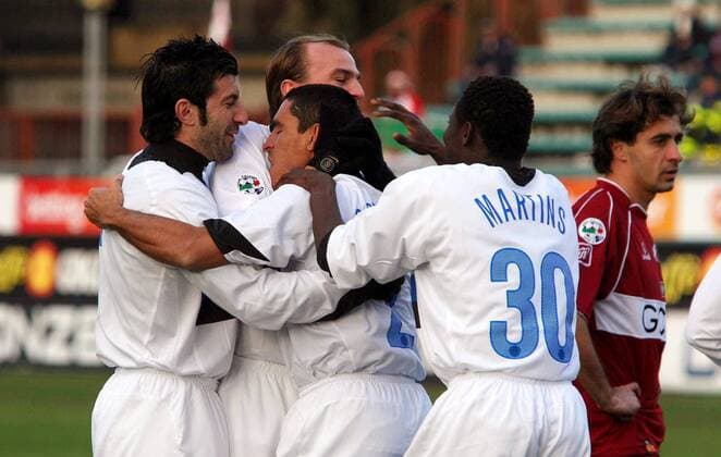 Torjubel Inter, v.li.: Luis Figo, Cambiasso, Ivan Ramiro Cordoba und Obafemi Martins -  Fußball Herren Serie A 2005 2006, 1. Italienische Liga, FC Internazionale Mailand Gruppe Reggina Begeisterung, Freude,