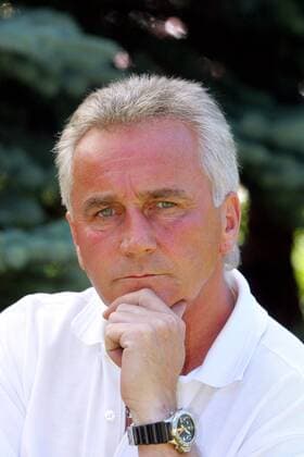Sportdirektor Reinhard Häfner (Dynamo Dresden) nachdenklich Fußball 2. BL Herren Saison 2005 2006, 1. FC Dynamo Dresden, Shooting, Fotoshooting, Fototermin Einzelbild Dresden Nachdenklichkeit,