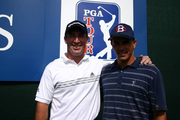 Peter Lonard (Australien, li.) und Kelly Slater (USA) am Rande der Mercedes Championship 2005 - (Icon7742791) Golf Herren Mercedes Championship 2006, PGA Tour, Golfen Gruppe Kapalua Hawaii EDITORIAL USE ONLY
