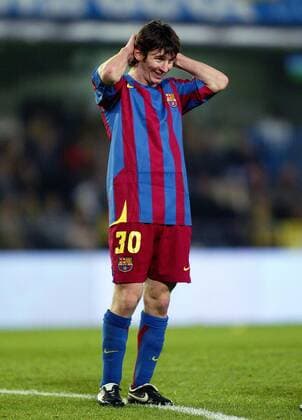 Lionel Messi (FC Barcelona) nachdenklich -  Fußball Herren Primera Division 2005 2006, 1. Spanische Liga, FC Barcelona, Barca Einzelbild Villarreal Nachdenklichkeit,