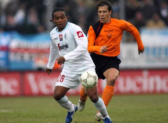 Andre Luciano da Silva Pinga (li., Treviso) gegen Rodrigo Ferrante Taddei (AS Rom) -  Fußball Herren Serie A 2005 2006, 1. Italienische Liga, FBC Treviso - AS Rom 0:1, Roma, Vdig Gruppe Treviso