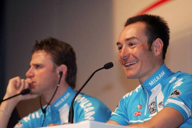 Erik Zabel (Deutschland, re.) und Alessandro Petacchi (Italien beide Team Milram) während einer Pressekonferenz anlässlich der Teamvorstellung Radsport Herren Straßenradsport 2006, Straße, Rad, Vorstellung, Präsentation, Pressetermin Gruppe Bremen