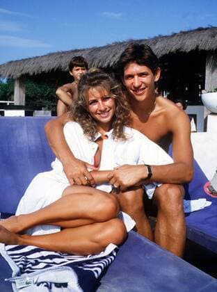 Gary Lineker (FC Barcelona) mit seiner Frau Michelle am Strand -  Fußball Herren Primera Division 1986 1987, 1. Spanische Liga, FC Barcelona, Barca, Gruppe Barcelona