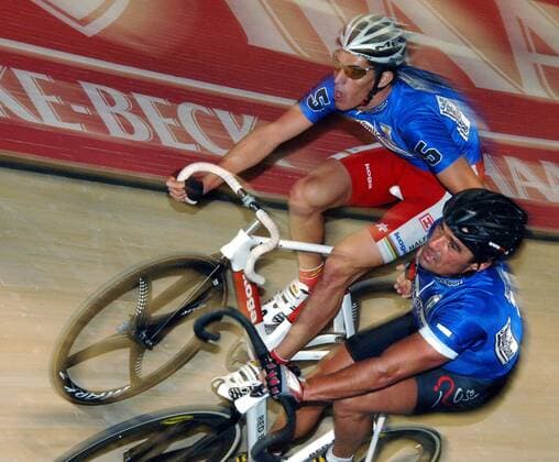 Andreas Kappes (Deutschland, re.) wechselt auf Franco Marvulli (Schweiz) Radsport Herren 42. Bremer Sechstagerennen 2006, Sechstage, Sechs, Sixdays, Six Days Gruppe Bremen