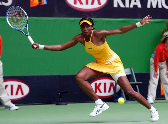 Venus Williams (USA) - Vorhand Tennis Damen Australian Open 2006, WTA Tour, Grand Slam, Hartplatz, Hardcourt, Hartplatzturnier, Hartplatztennis Einzelbild Melbourne Dynamik,