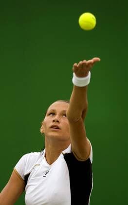 Ekaterina Bychkova (Rußland) - Aufschlag Tennis Damen Australian Open 2006, WTA Tour, Grand Slam, Einzelbild Melbourne
