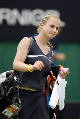 Jelena Dokic (Australien) ist nach dem Aus in der ersten Runde enttäuscht Tennis Damen Australian Open 2006, Grand Slam, WTA Tour, Einzelbild Melbourne Enttäuschung,