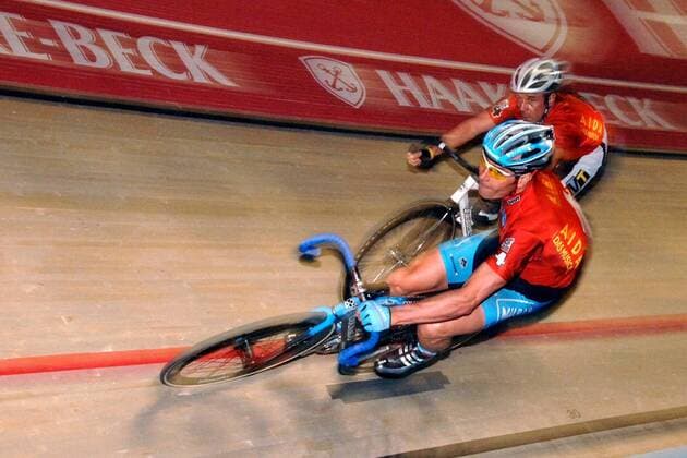 Erik Zabel (Deutschland, vorn) und Marco Villa (Italien) wechseln Radsport Herren Bremer Sechstagerennen 2006, Sechstage, Sechs, Sixdays, six days Gruppe Bremen Dynamik,