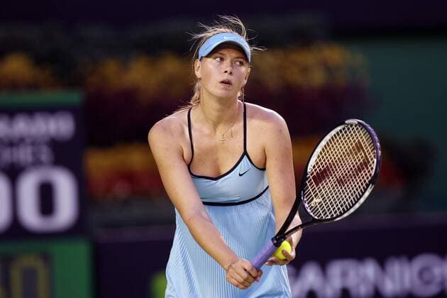 Maria Sharapova (Rußland) - Aufschlag Tennis Damen Australian Open 2006, Grand Slam, WTA Tour Einzelbild Melbourne