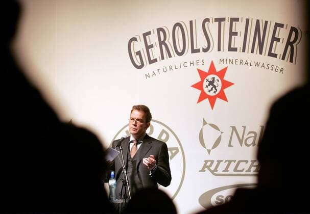 Jörg Croseck (Gerolsteiner Deutschland), Geschäftsführer Marketing und Vertrieb, bei der Vorstellung des Teams Gerolsteiner Radsport Herren Straßenradsport 2006, Straße, Rad, Präsentation, Pressetermin Einzelbild Gerolstein