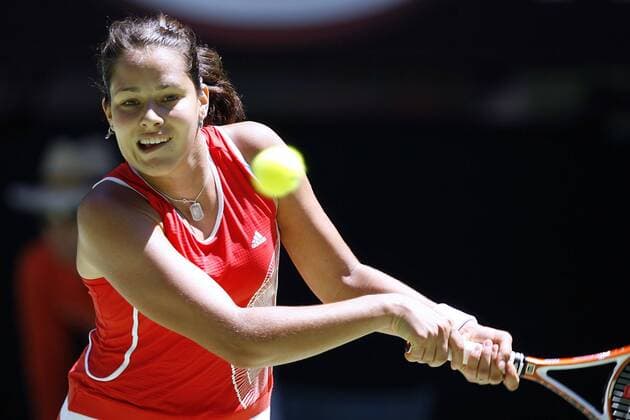 Ana Ivanovic (Serbien und Montenegro) - beidhändige Rückhand Tennis Damen Australian Open 2006, Grand Slam, WTA Tour Einzelbild Melbourne