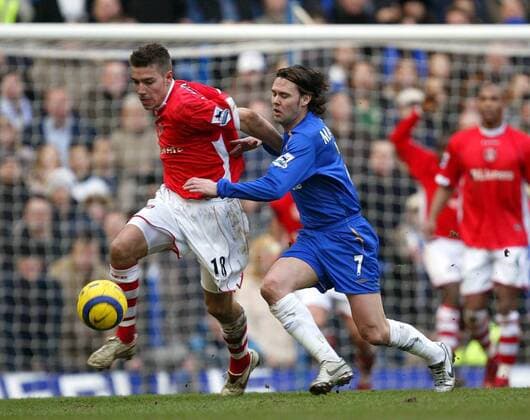 Darren Ambrose (Charlton, li.) gegen Maniche (Chelsea) -  Fußball Herren English Premier League 2005 2006, 1. Englische Liga, Chelsea FC London - Charlton Athletic 1:1 Gruppe London Dynamik,