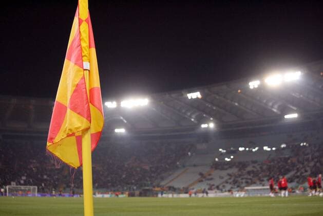 Herabhängende Eckfahne im Olympiastadion in Rom -  Fußball Herren Serie A 2005 2006, 1. Italienische Liga, AS Rom, Roma Einzelbild Rom