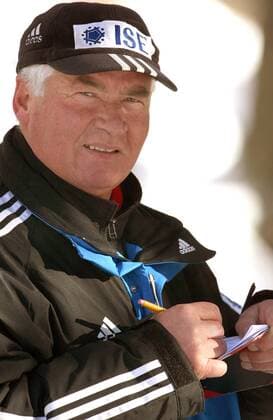 Bundestrainer Meinhard Nehmer (Deutschland) macht sich Notizen Bobsport EM Herren Weltcup 2005 2006, Welt Cup, Worldcup, World, WC, Europameisterschaft, Bob, Viererbob, Vierer, 4er Einzelbild St. Moritz