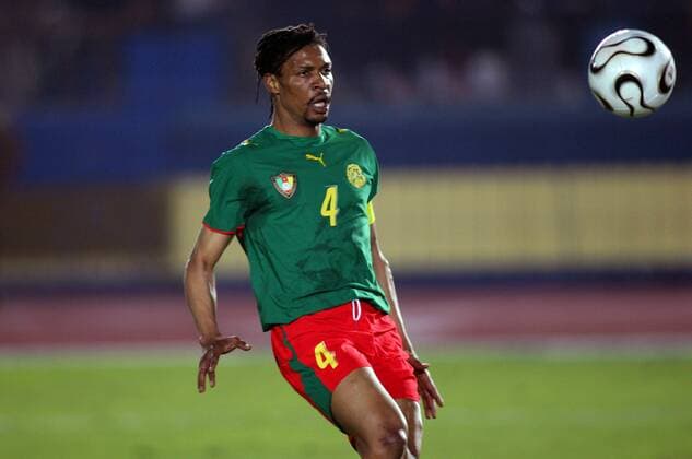Rigobert Song (Kamerun) fixiert den Ball Fußball Länderspiel Herren Africa Cup of Nations 2006, Coupe d Afrique des, ACN, CAN, Afrikacup, Afrikapokal, Afrika Pokal Einzelbild pan12236 Kairo  