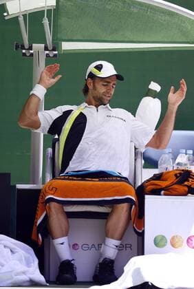 Nicolas Kiefer (Deutschland) - Seitenwechsel Tennis Herren Australian Open 2006, ATP Tour, Grand Slam Einzelbild Melbourne