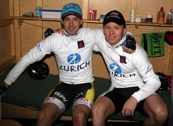 Kurt Betschart (Schweiz, re.) und Peter Schep (Niederlande) in der Fahrerbox Radsport Herren 95. Berliner Sechstagerennen 2006, Sechstage, Sechs, sixdays, six days, Rad, Bahn, Halle, Indoor Gruppe Bahnrad Berlin Kameradschaft,