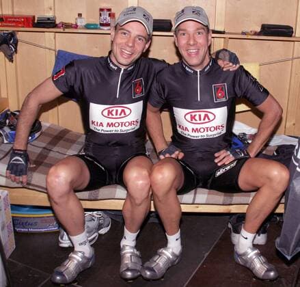 Robert Slippens (li.) und Danny Stam (beide Niederlande) gut gelaunt Radsport Herren 95. Berliner Sechstagerennen 2006, Sechstage, Sechs, sixdays, six days, Rad, Bahn, Halle, Indoor Gruppe Bahnrad Berlin Harmonie, Freude,