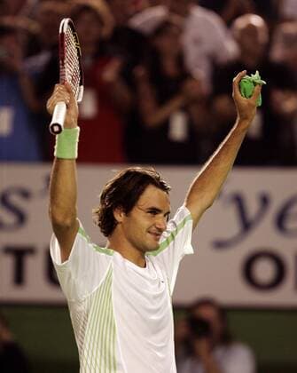 Roger Federer (Schweiz) jubelt Tennis Herren Australian Open 2006, Grand Slam, ATP Tour, Einzelbild Halbfinale Melbourne Freude,